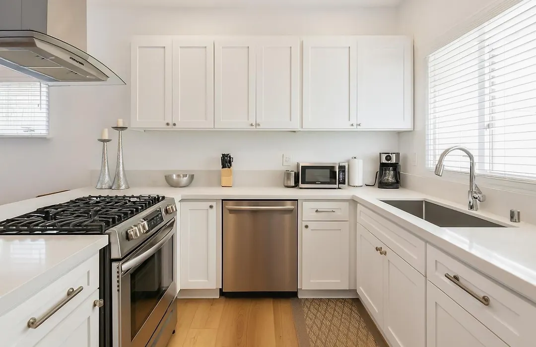 Exclusive 2Bd 3Ba With Balcony-1